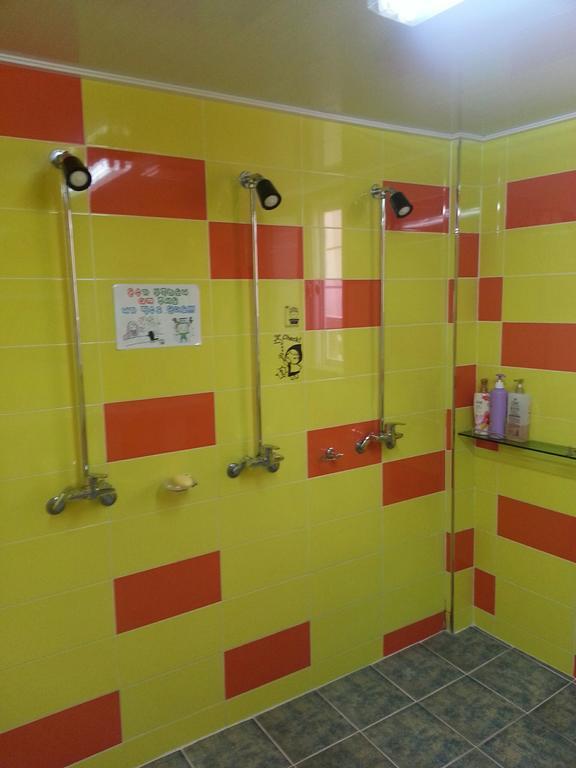 Gyeongju Friend Guesthouse Экстерьер фото